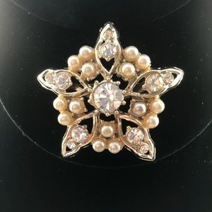 Vintage pearl and rhinestone star brooch